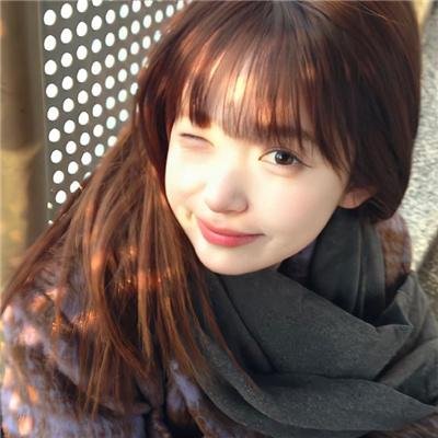 橙色女孩
